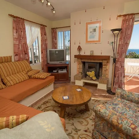 Amber Manor 7 *